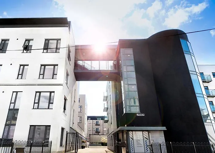 Steelworks At Copley Court * קורק