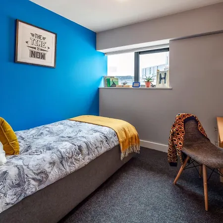 Steelworks At Copley Court Hostel *